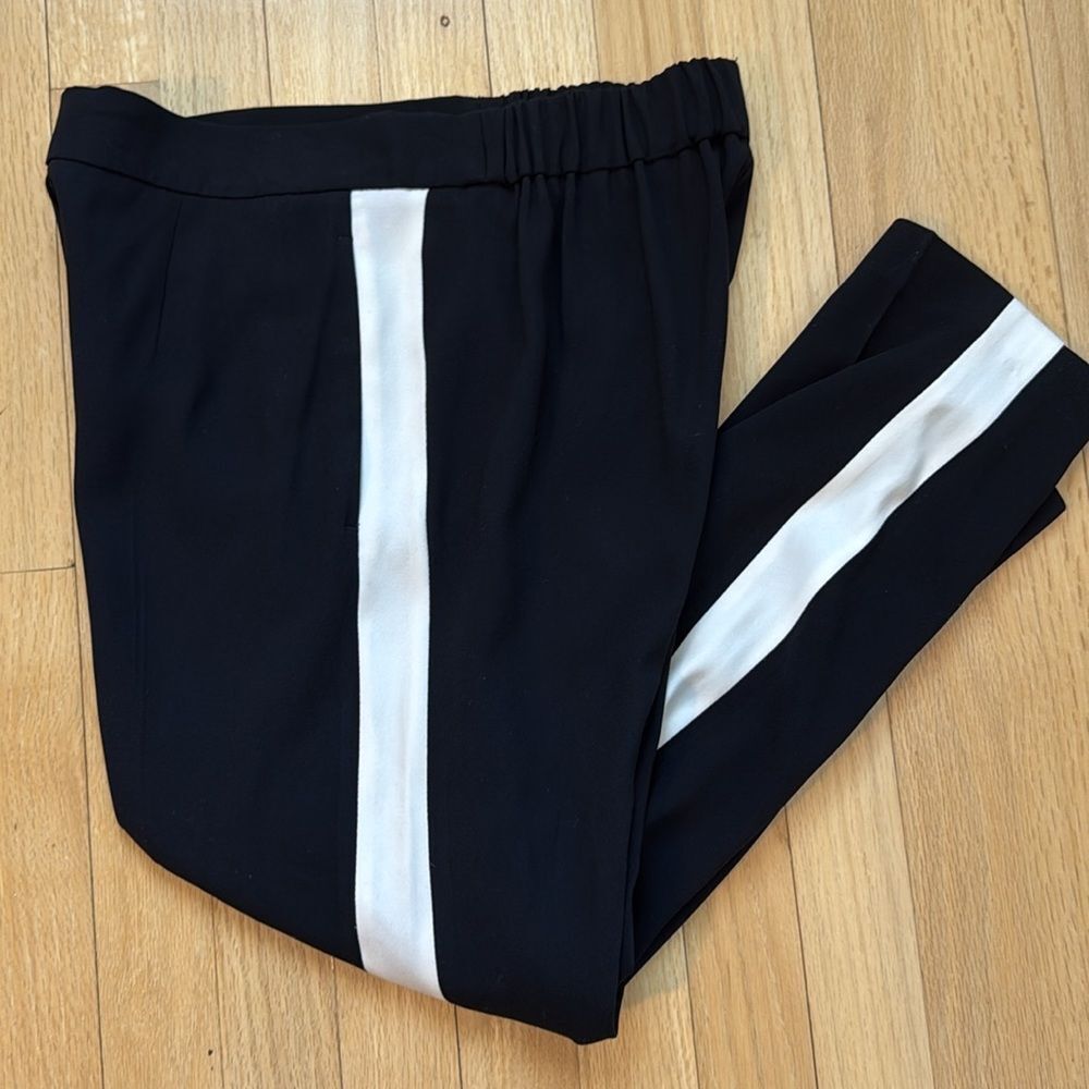 Aritzia Babaton Black Ankle Jogger Pants White Racing Stripe Tapered Size 6